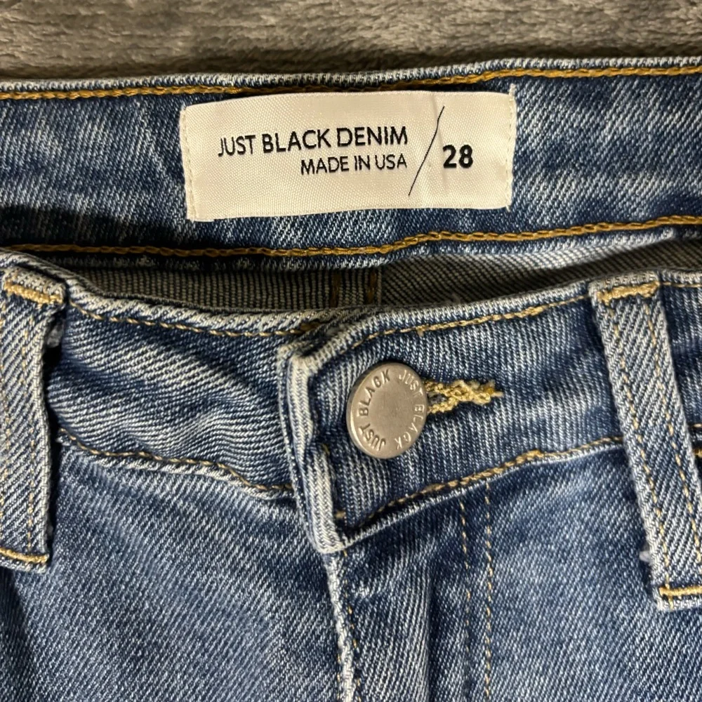 Just Black Straight‎ Leg Jeans Size 28 Destructed Hem